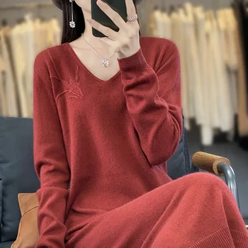 Jesenné a zimné nová vlna voľné lenivý dlhý sveter šaty dámske pletené vyšívané cashmere sveter na nosenie vonku.